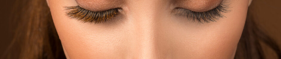 Viva Magenta Bar d’Ongles, Cils et Sourcils